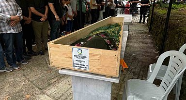 Öğretmenin çarptığı minik Miray son yolculuğuna uğurlandı