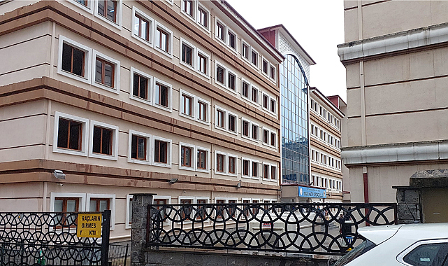 Okulun 4. katından merdiven boşluğuna düşen kız çocuğu öldü