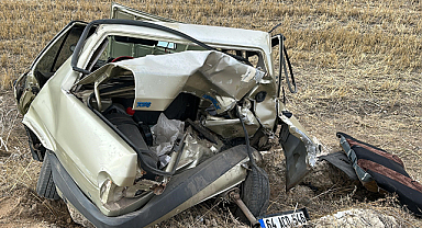 Otomobil ile minibüs çarpıştı! 1 ölü, 3 yaralı