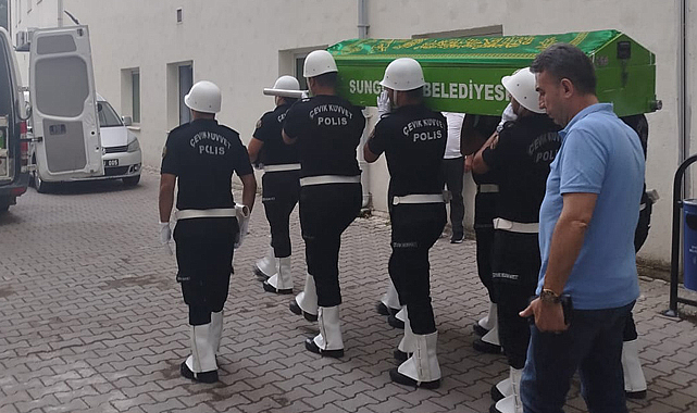 Polis çift kazada hayatını kaybetti