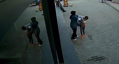 Sağlık çalışanı 10 yaşındaki çocuğu öldüresiye dövdü