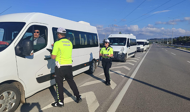 Samsun'da polis okul servislerini denetledi