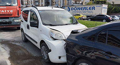 Samsun'un Çarşamba ilçesinde 3 araç birbirine girdi