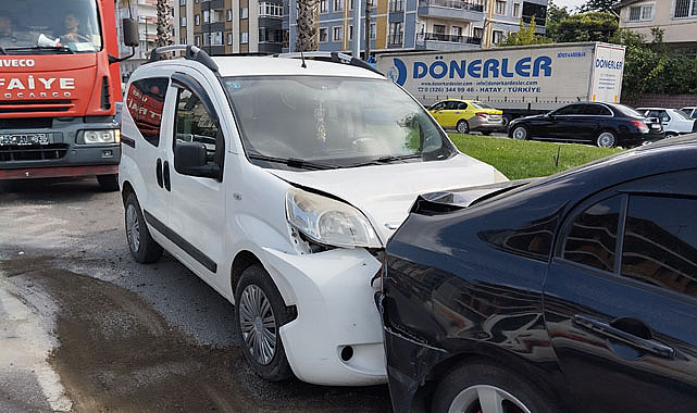 Samsun'un Çarşamba ilçesinde 3 araç birbirine girdi
