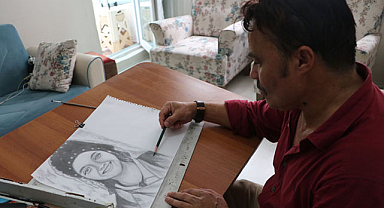 Samsun'un Havza ilçesinde eşinin acısını resim yaparak hafifletiyor