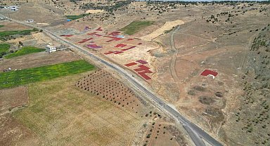 Sınırın sıfır noktası kırmızıya büründü