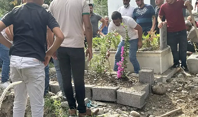 Tırın çarptığı 4 yaşındaki Melek’in cenazesi defnedildi