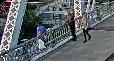 Ünlü rock yıldızı Jon Bon Jovi, intihar girişiminde bulunan kadını kurtardı