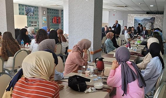 Vezirköprü 'de üniversiteyi kazanan öğrenciler uğurlandı