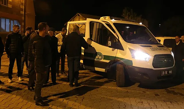 Yorgun mermi başına isabet etti! Evinin önünde oynayan çocuk hayatını kaybetti