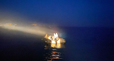 Yunanistan itti! Türkiye 2'si çocuk 19 göçmeni kurtardı