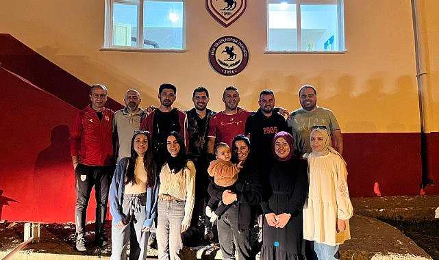 1965 Samsunspor Derneği Köy okulunu kırmızı beyaza boyadı