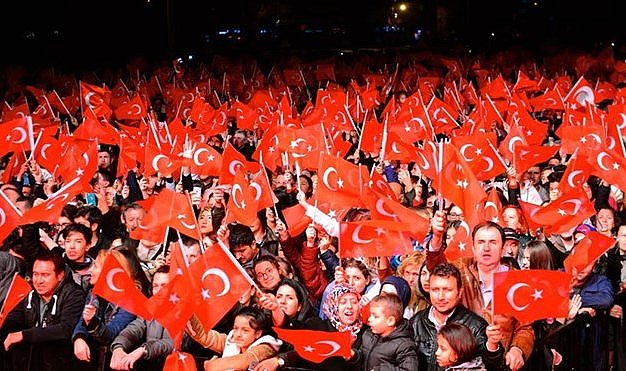 28 Ekim Pazartesi günü okullar tatil mi? 28-29 Ekim resmi tatil olacak mı? Hangi kurumlar kapalı olacak?