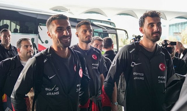A Milli Futbol Takımı, Karadağ maçı için Samsun'a gitti