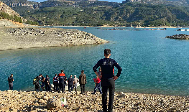Baraj gölüne giren 17 yaşındaki genç boğuldu
