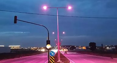 Bursa’dan sosyal farkındalık! Sokak lambaları pembe yandı