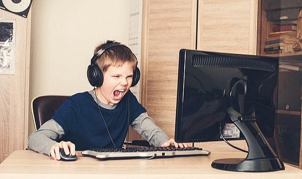 Çocuklarınızı bu 5 oyundan uzak tutun! Çocuklar için tehlikeleri çok fazla