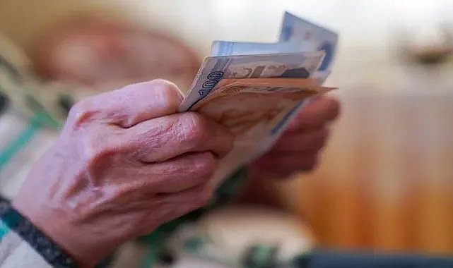 Emekliye 24.000 TL ek ödeme! Promosyonlarda sert yarış