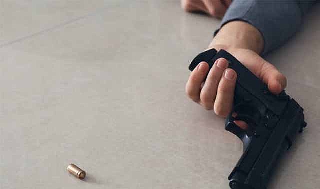 Eşini öldüren 56 yaşındaki adam aynı silahla kendini de öldürdü