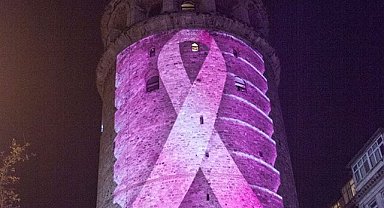 Galata Kulesinde büyük farkındalık: Meme kanseri için pembeye büründü