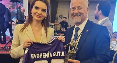 Gazeteciler Konseyi'nde, Gagavuzya Devlet Başkanı’na Samsunspor forması