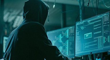 Hacklenen robot süpürge ırkçı küfürler savurduğu iddia edildi!