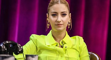 Hazal Kaya’dan şaşırtan açıklama: ‘1 senedir şiddete maruz kalıyorum’