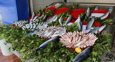 Karadeniz fırtınası balık fiyatlarını yükseltti