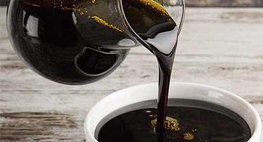 Kış mevsiminin vazgeçilmez gıdası pekmezin faydaları saymakla bitmiyor