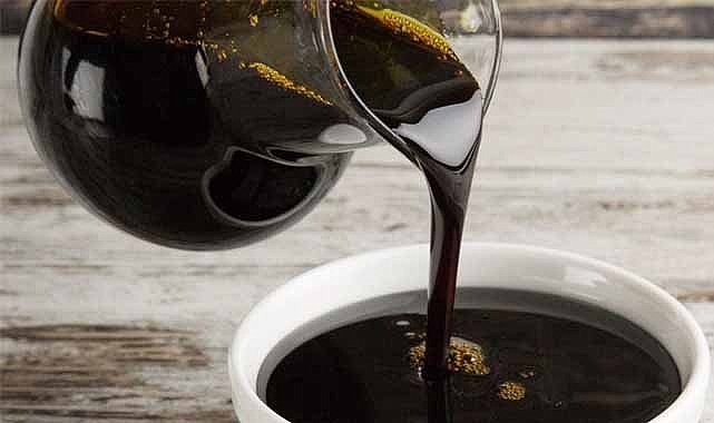 Kış mevsiminin vazgeçilmez gıdası pekmezin faydaları saymakla bitmiyor