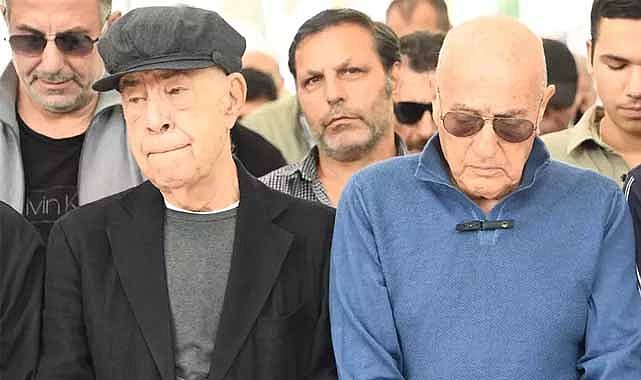 Mazhar Alanson vefat eden kızının ardından ilk kez sahneye çıktı