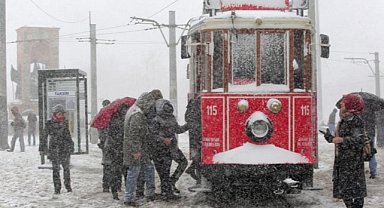 Meteorolojiden kar uyarısı: Kışlıkları hazırlayın!