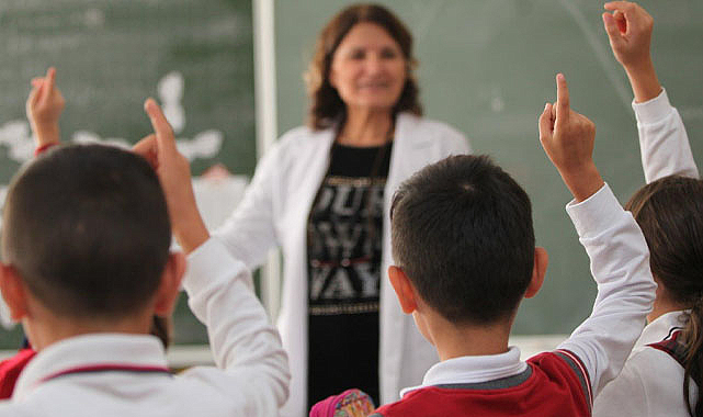 Öğretmenlerle görüşmek isteyen veli artık randevu alacak