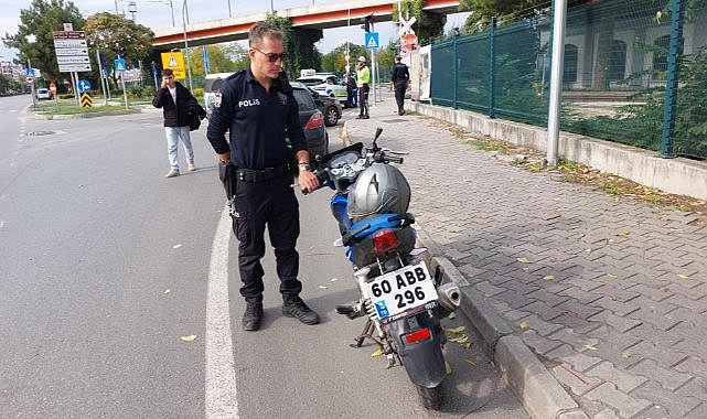 Samsun'da otomobil motosiklet sürücüsüne çarptı