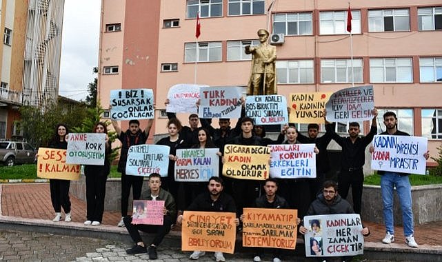 Samsun'da üniversiteliler kadın cinayetlerine tepki gösterdi