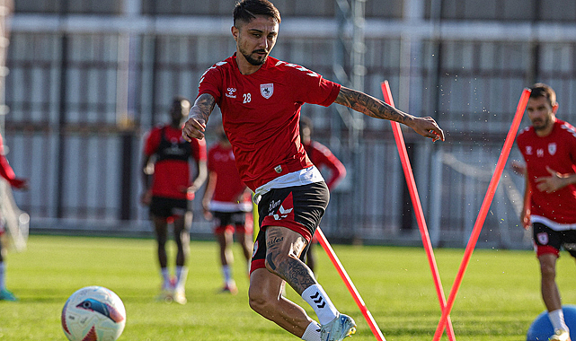 Samsunspor, Adana Demirspor maçına ısınıyor
