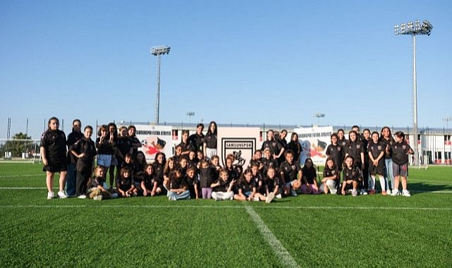 Samsunspor, Dünya Kız Çocukları Günü’nde kız çocuklarını futbolla tanıştırdı
