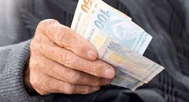 SGK duyurdu! Emeklilik yaşı düştü
