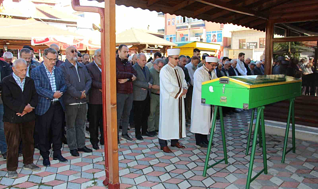 Takla atan otomobilde hayatını kaybeden çocuklar son yolculuğuna uğurlandı