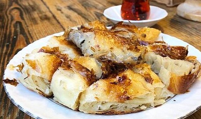 Ünlü börekçi şok etti! Kıyma yerine sakatat ve taşlık kullanmışlar