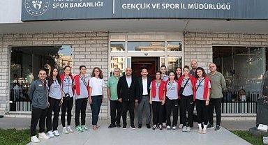 Voleybol takımına Dereci'den tam destek
