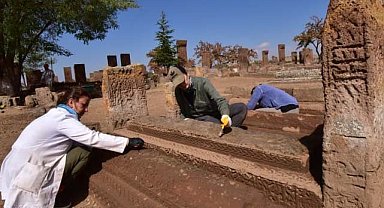 Yeni keşfedilen Selçuklu sandukaları bulundu