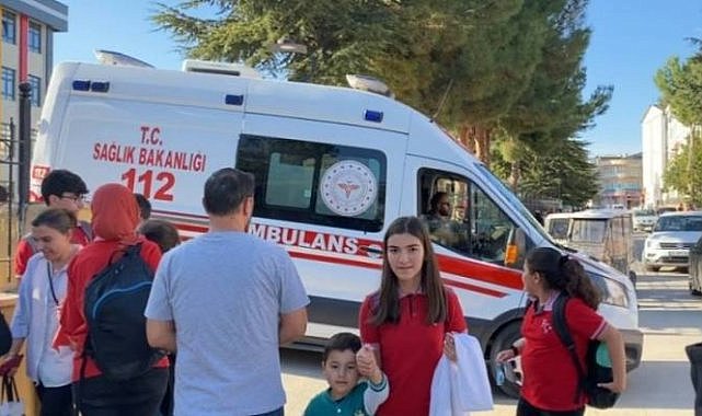Zehirlenen 17 öğrenci hastaneye kaldırıldı