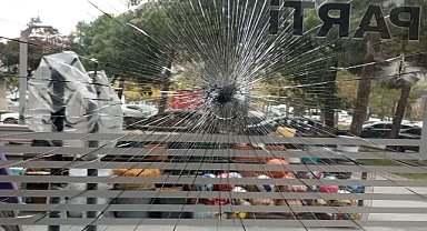 AK Parti İlçe Başkanlığına saldırı! 