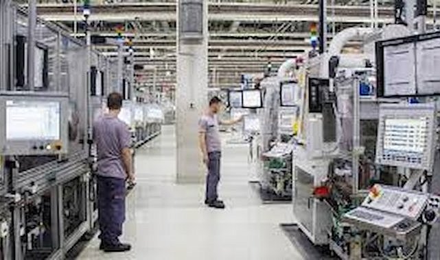 Alman elektronik devi çalışanlarına maaş ve saat kısıtlaması getiriyor!