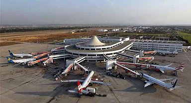 Antalya Havalimanı'nda yolcu uçağında yangın paniği