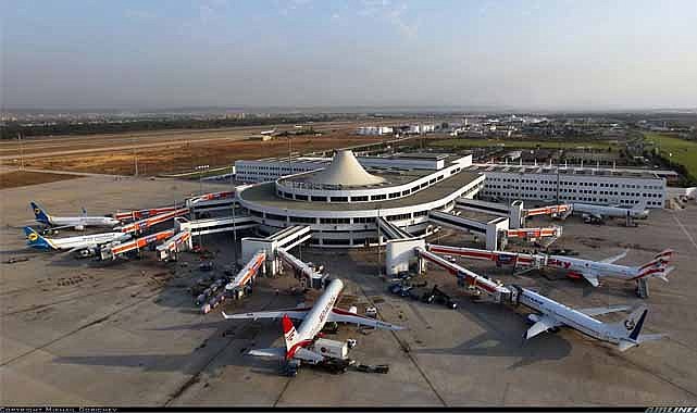 Antalya Havalimanı'nda yolcu uçağında yangın paniği