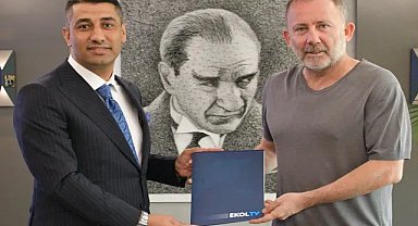 Beşiktaş'ta teknik direktör krizi: Bronckhorst'tan Yalçın'a dönüş