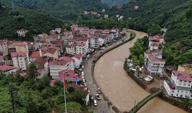 Doğu Karadeniz'de dere yataklarındaki yapılaşma tehlike saçıyor