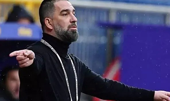 Galatasaray'da Okan Buruk krizi: Arda Turan ihtimali